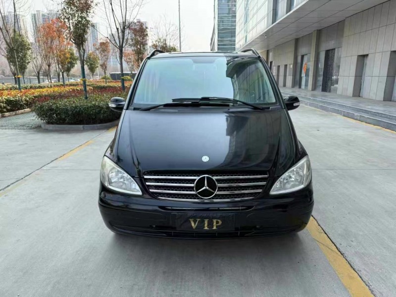 济宁10年奔驰唯雅诺1