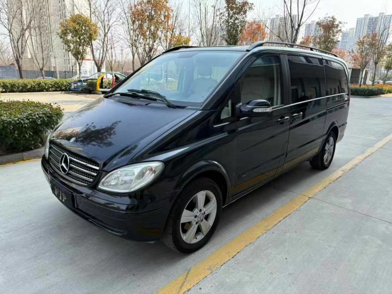 济宁10年奔驰唯雅诺3