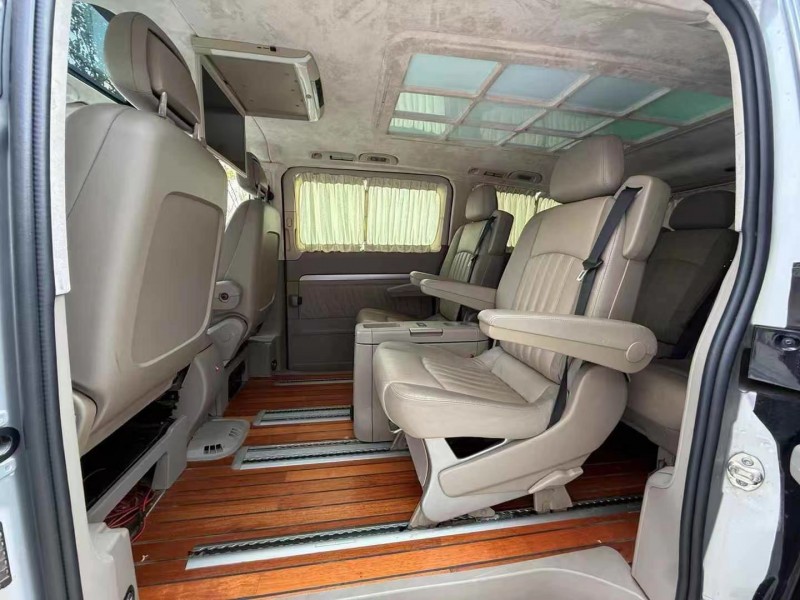 济宁10年奔驰唯雅诺6