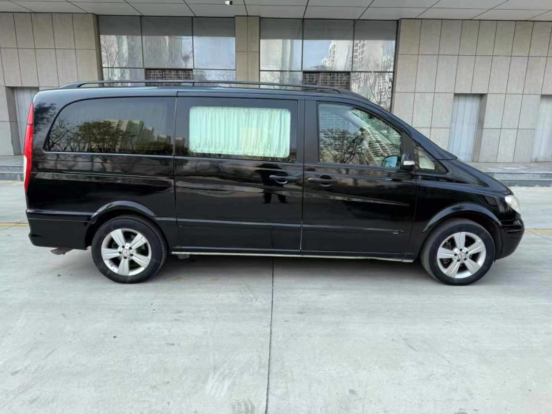 济宁10年奔驰唯雅诺8