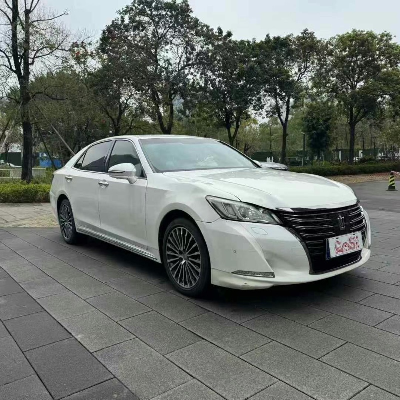 广州18年丰田皇冠2
