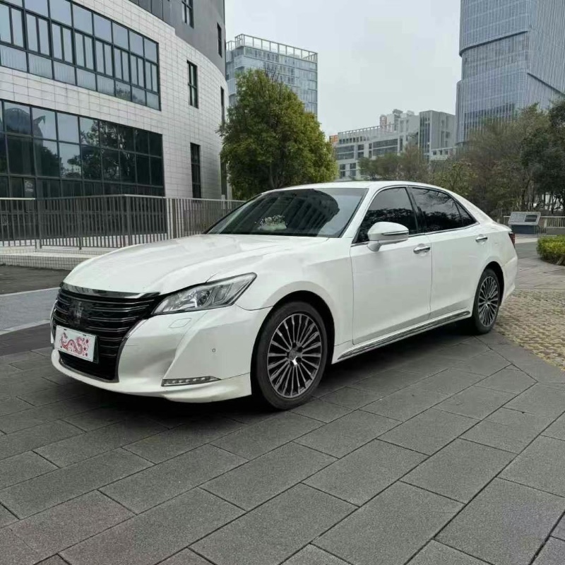 广州18年丰田皇冠3