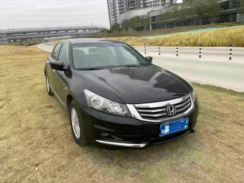 广州13年本田雅阁3