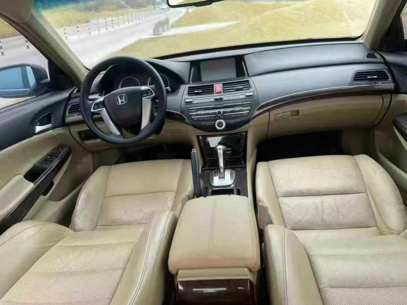 广州13年本田雅阁4