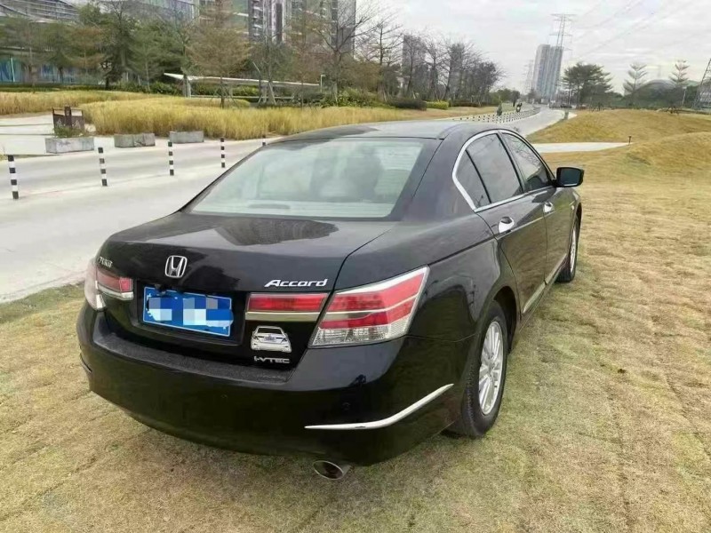 广州13年本田雅阁8