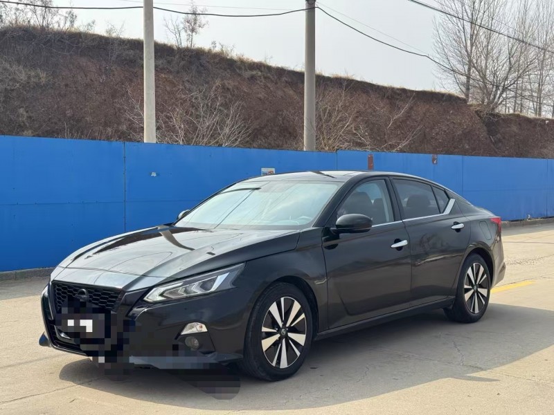 青島21年日產天籟2