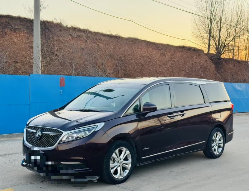 青岛17年别克GL82