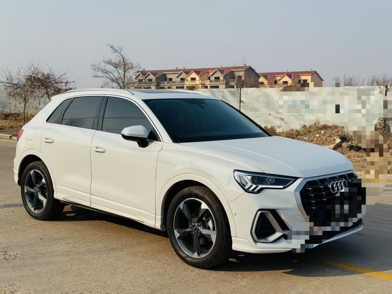 青岛23年奥迪Q33