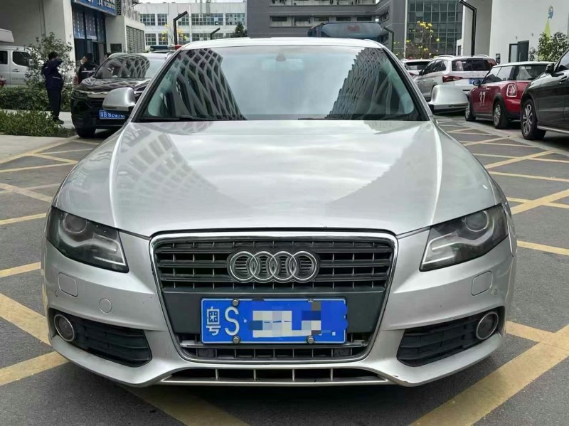 深圳12年奧迪A4L1