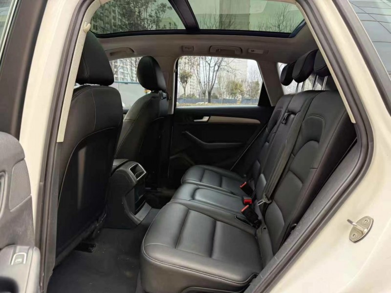 济宁16年奥迪Q54