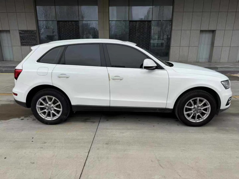 济宁16年奥迪Q57