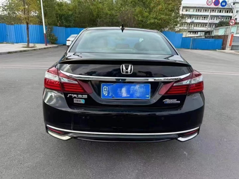 菏泽17年本田雅阁7