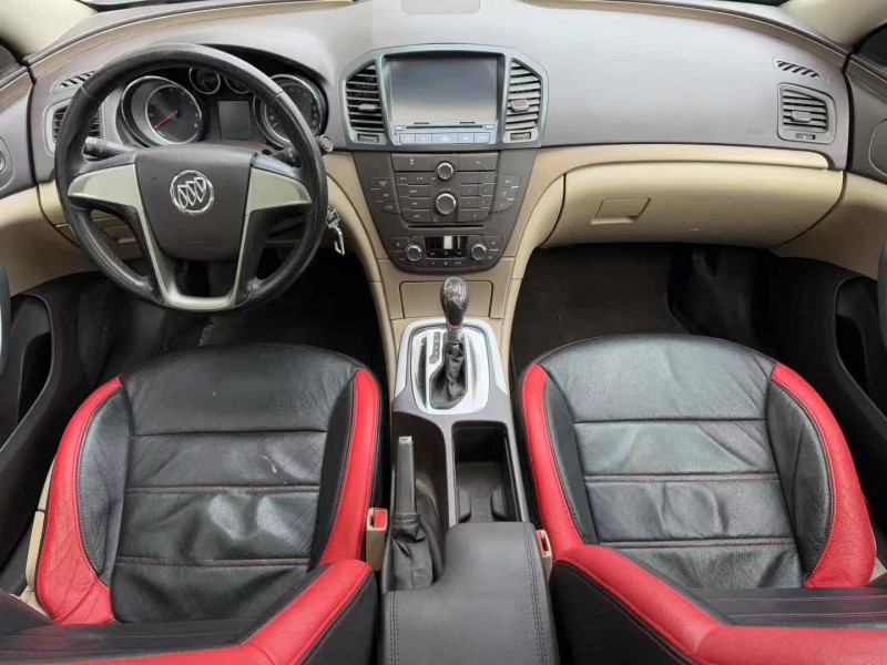 济宁13年别克君威4