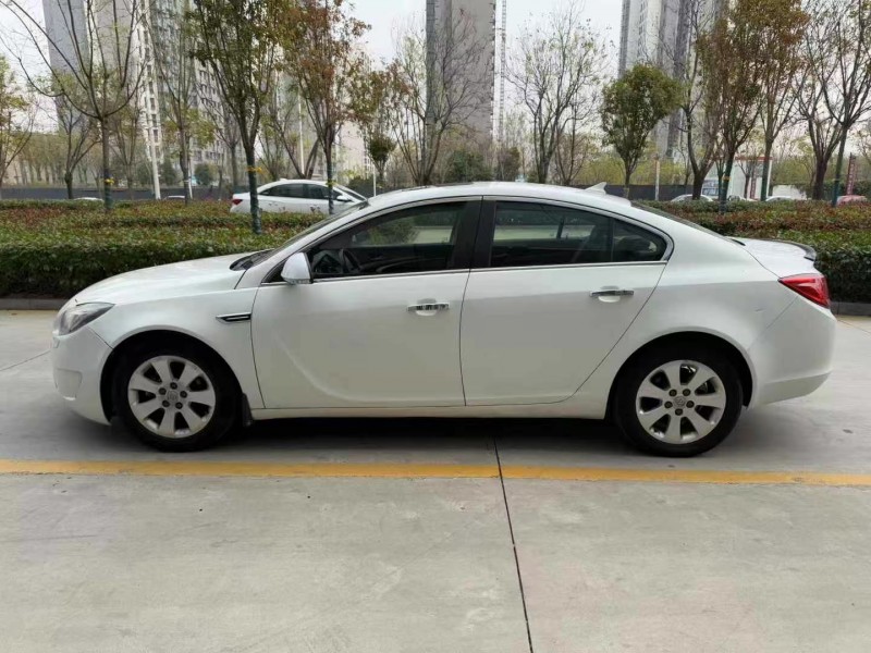 济宁13年别克君威8