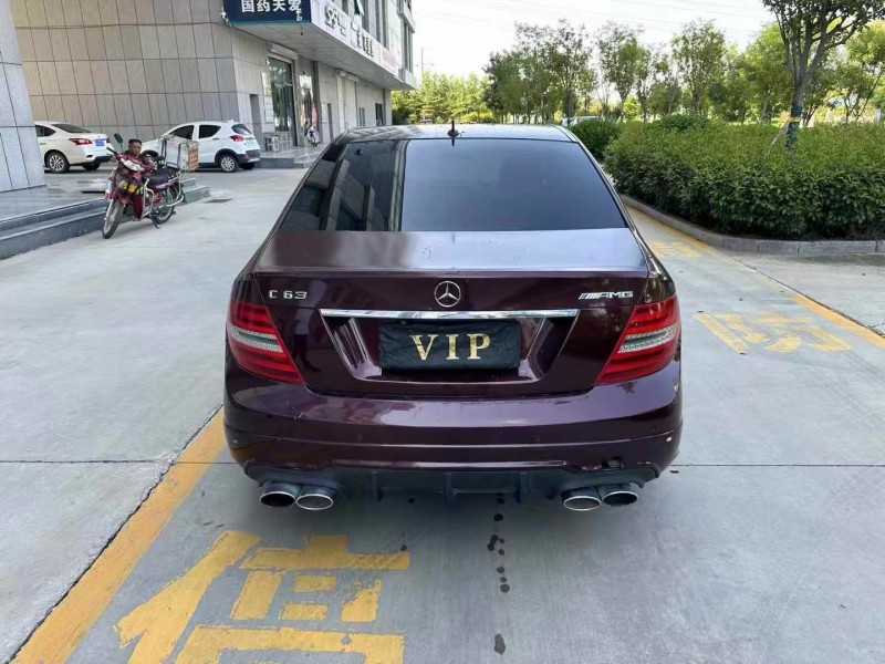 济宁13年奔驰C9