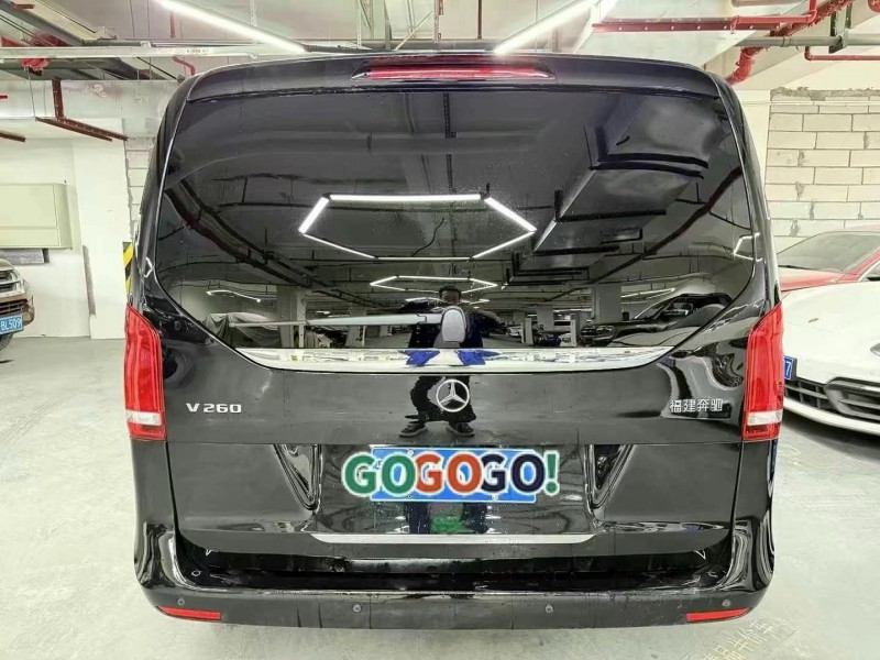 广州23年奔驰V9