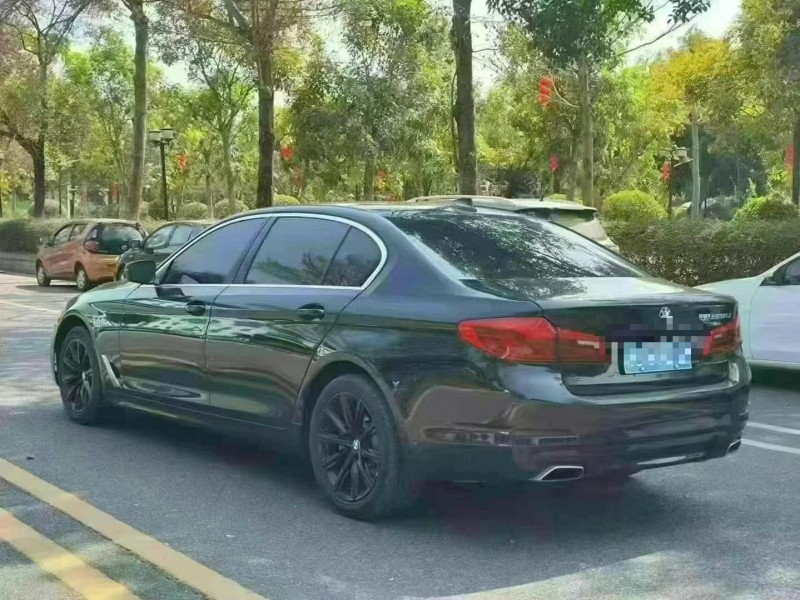 广州18年宝马5系8