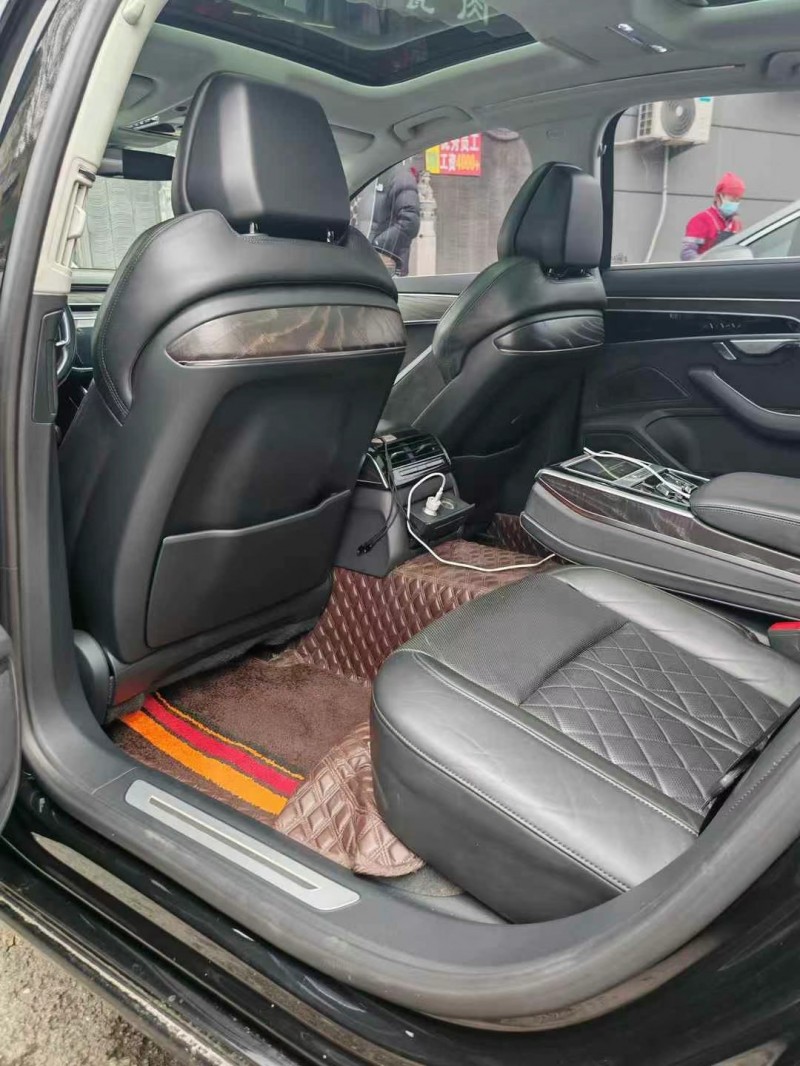 济宁21年奥迪A8L4