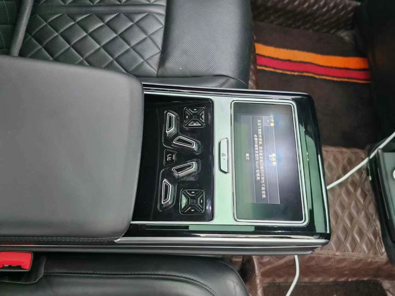 济宁21年奥迪A8L5