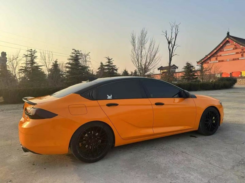 青岛18年别克君威8