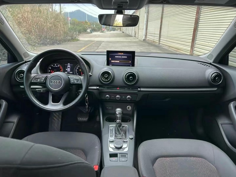 广州21年奥迪A33