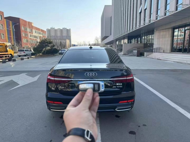 青岛21年奥迪A6L9