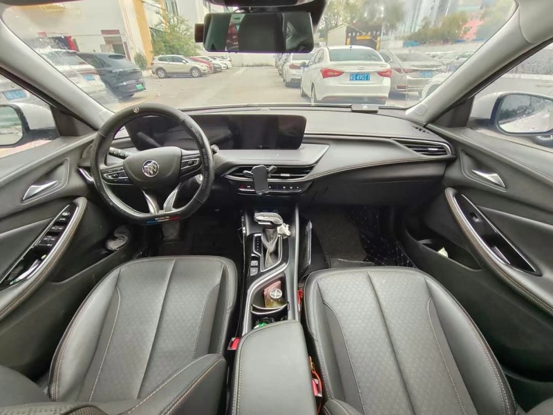 东莞22年别克威朗5