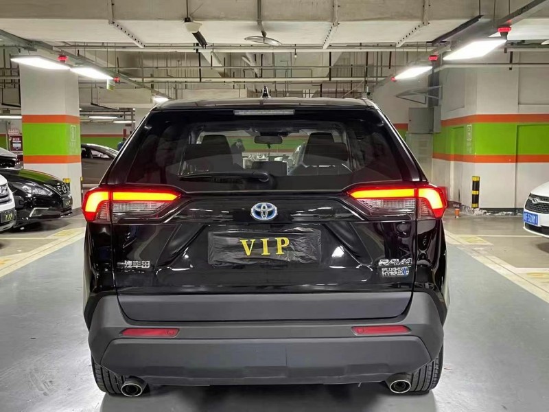成都22年豐田RAV4榮放7