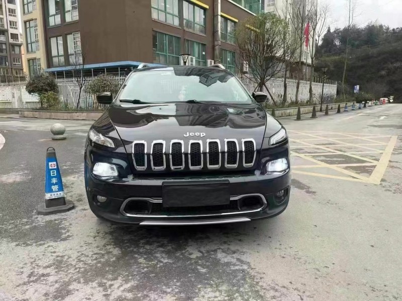 貴陽16年Jeep自由光1