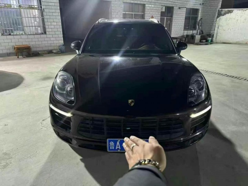 青岛15年保时捷Macan1