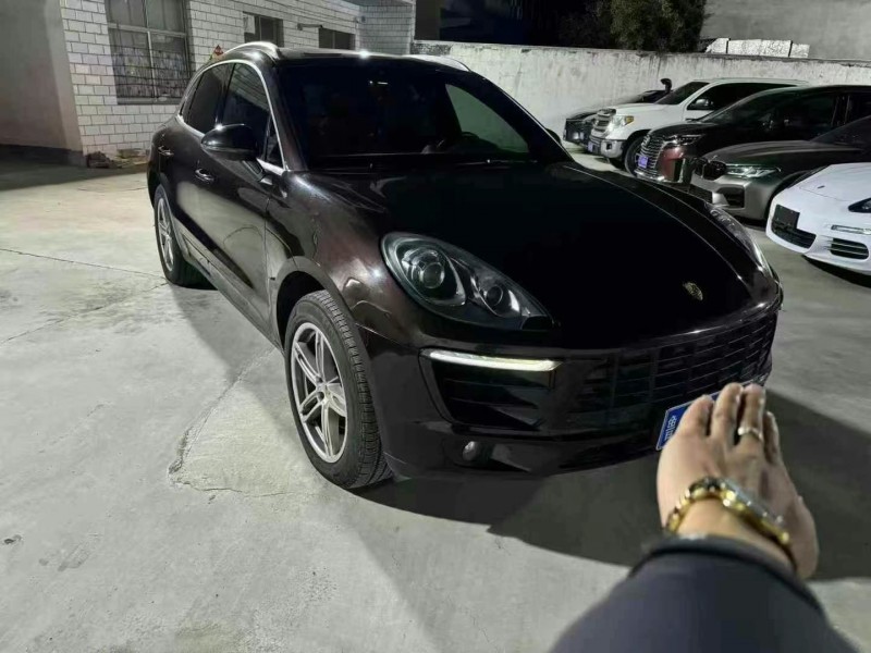 青岛15年保时捷Macan2