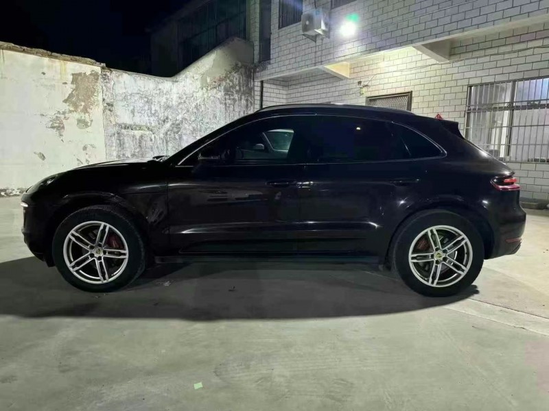 青岛15年保时捷Macan3
