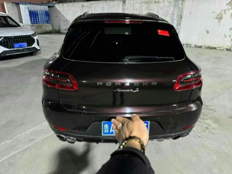青岛15年保时捷Macan5