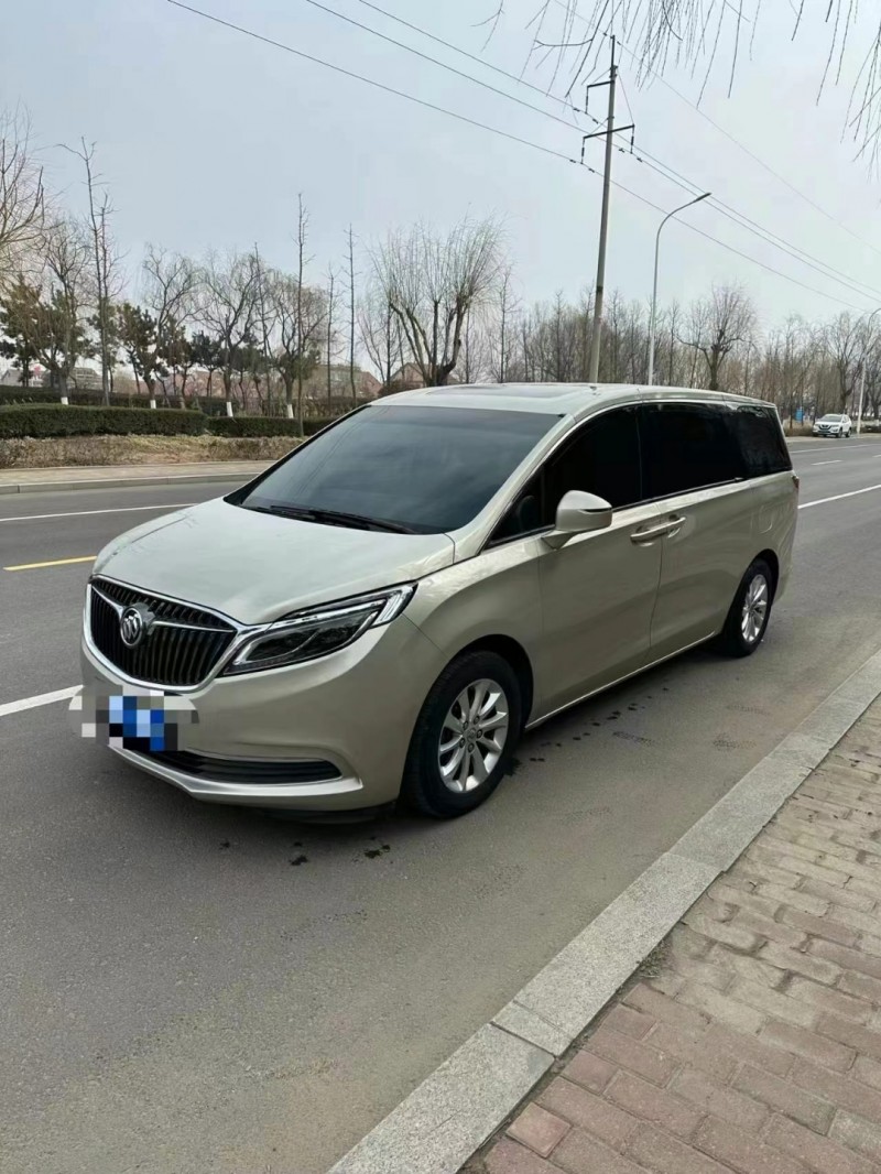 青岛18年别克GL82