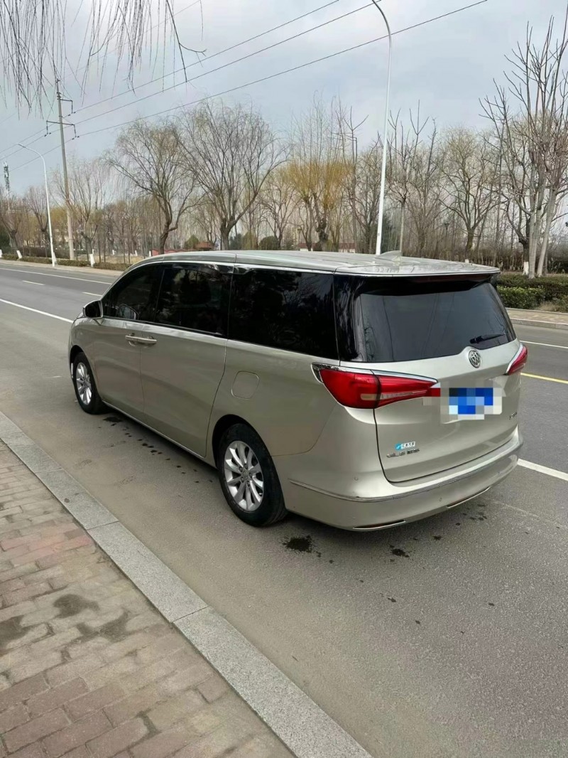 青岛18年别克GL87