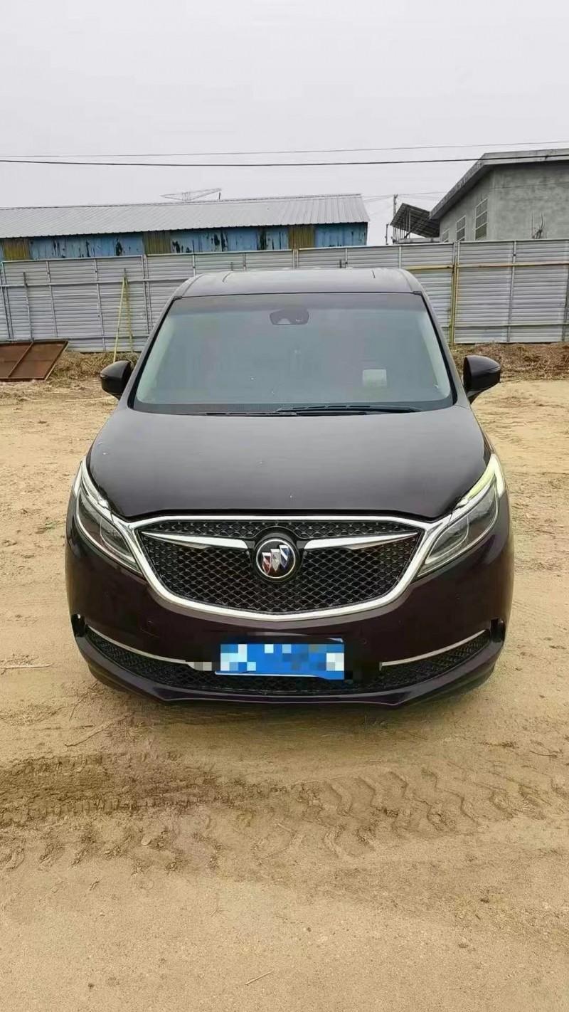 济宁17年别克GL81