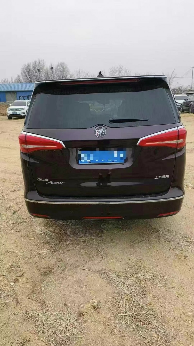 济宁17年别克GL86
