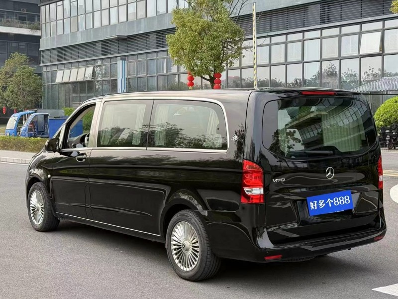 东莞22年奔驰威霆8