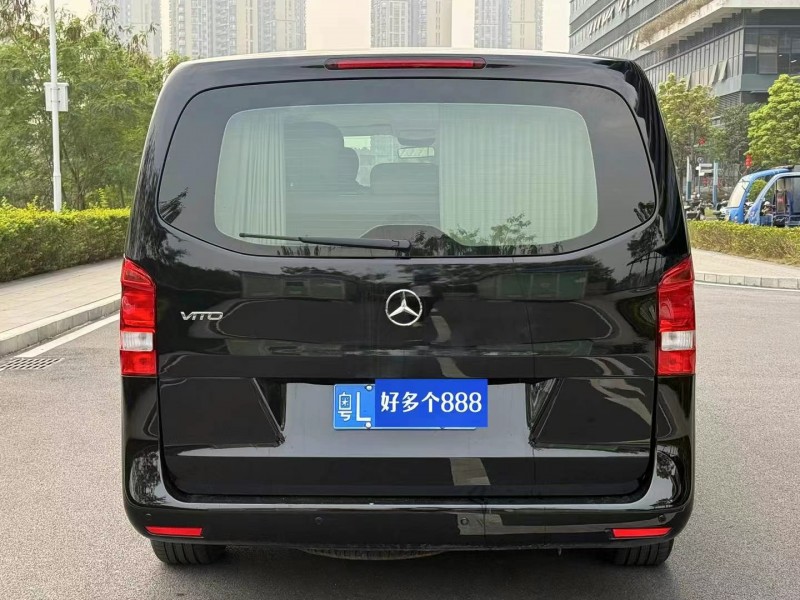 东莞22年奔驰威霆9