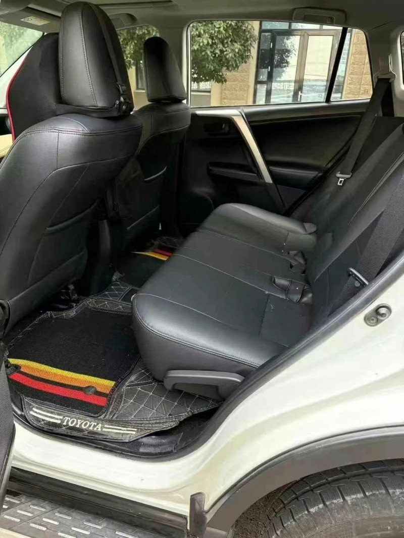東營17年豐田RAV46