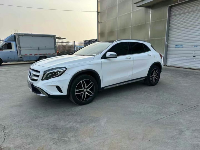 徐州16年奔驰GLA3