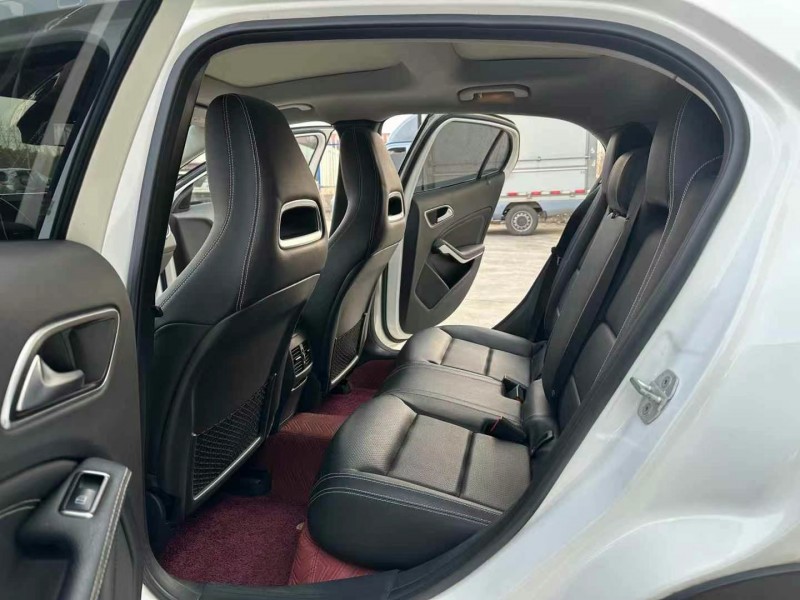 徐州16年奔驰GLA7