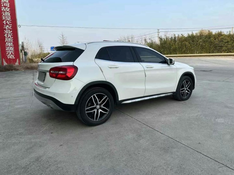 徐州16年奔驰GLA8