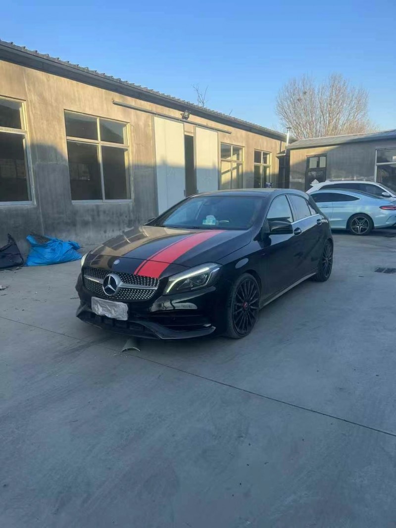 青岛16年奔驰AMG3