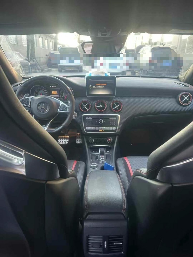 青岛16年奔驰AMG6
