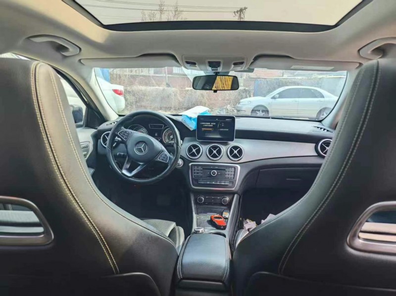 青岛17年奔驰GLA3