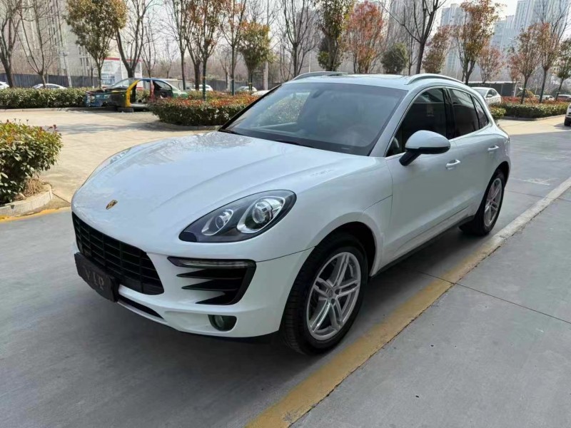 济宁16年保时捷Macan3