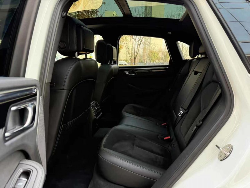 济宁16年保时捷Macan4
