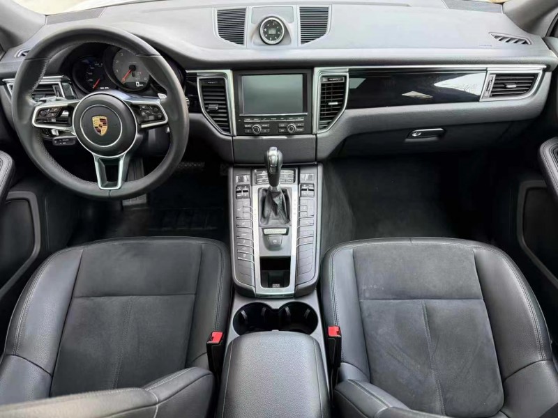 济宁16年保时捷Macan5