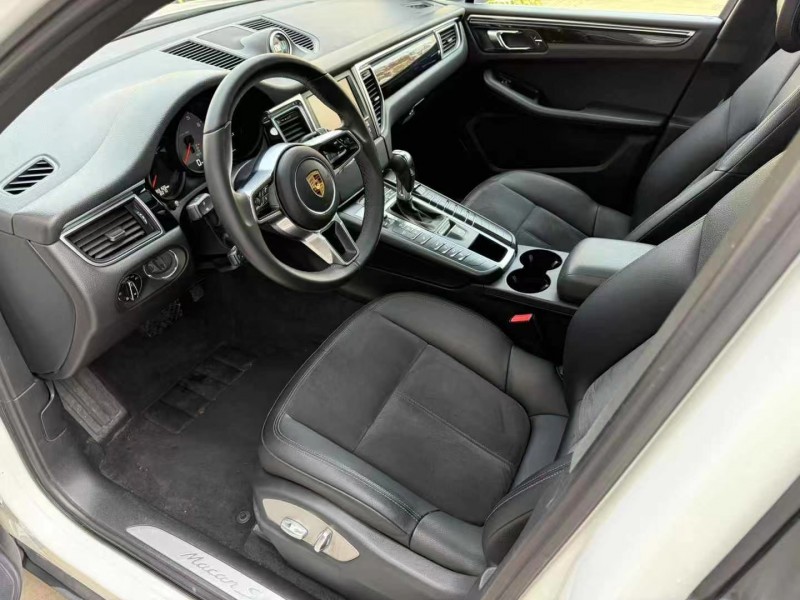 济宁16年保时捷Macan6